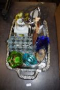 TRAY OF MIXED ITEMS TO INCLUDE GLASS CANDLE HOLDERS, HEART SHAPED ORNAMENT ETC