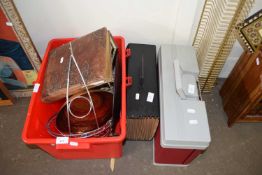 MIXED LOT TO INCLUDE A VICTORIAN PHOTOGRAPH ALBUM CONTAINING BLACK AND WHITE PHOTOS PLUS VARIOUS
