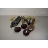 MIXED LOT : VARIOUS HARDSTONE COMPOSITION SMALL ORNAMENTS TO INCLUDE CHINESE MONEY TOADS, ELEPHANT