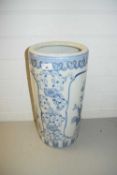 MODERN BLUE AND WHITE CYLINDER FORM CERAMIC STICK STAND