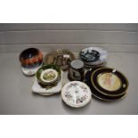 MIXED LOT : YARMOUTH POTTERY TANKARD, VARIOUS DECORATED PLATES ETC