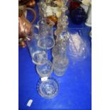 MIXED LOT : 19TH CENTURY AND LATER GLASS WARES TO INCLUDE DECANTERS, JUG, VASE ETC