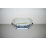 CHINESE BLUE AND WHITE DOUBLE HANDLED TUREEN (LACKING LID, CRACK TO SIDE)