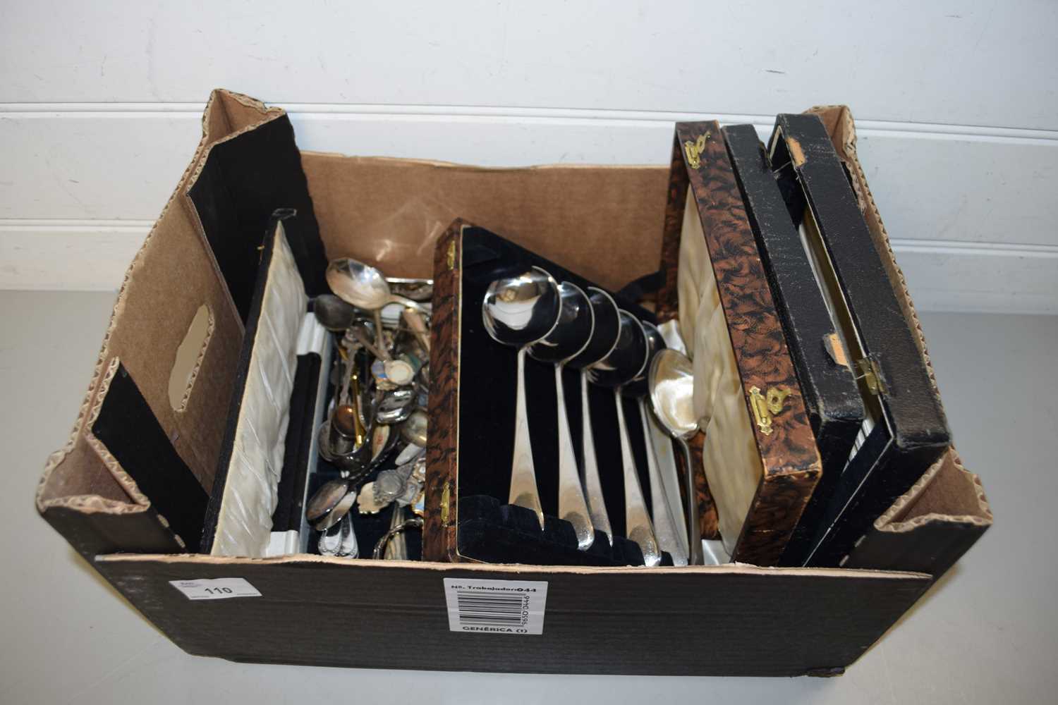 BOX CONTAINING A LARGE QUANTITY VARIOUS COLLECTORS SPOONS, CASED CUTLERY ETC