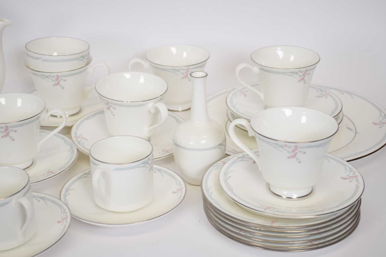 Royal Doulton ' Carnation Pattern' tea set, cake plate and vase - Image 5 of 5