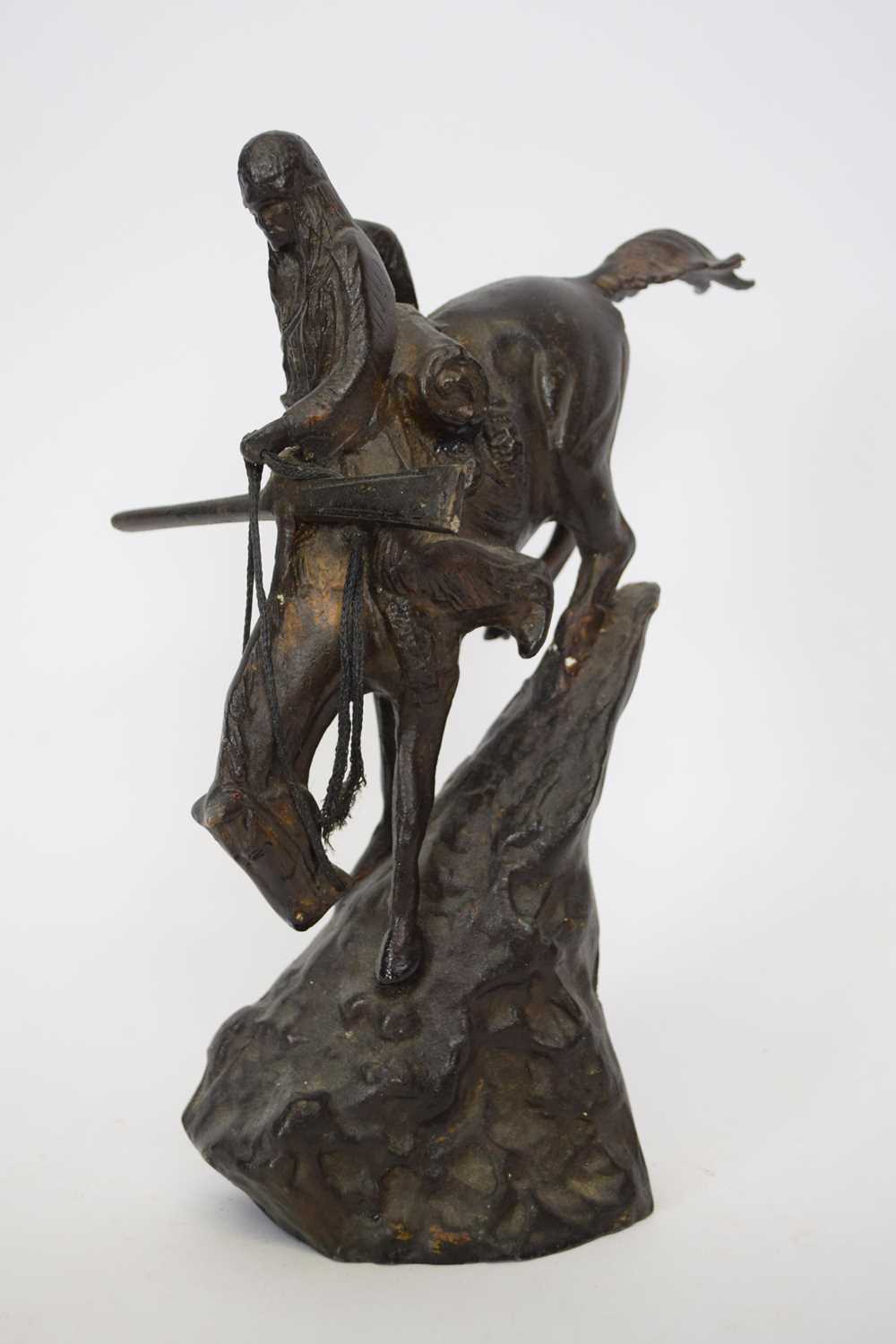 Contemporary hollow bronze model of a Native American on horseback, 21cm high - Image 2 of 3