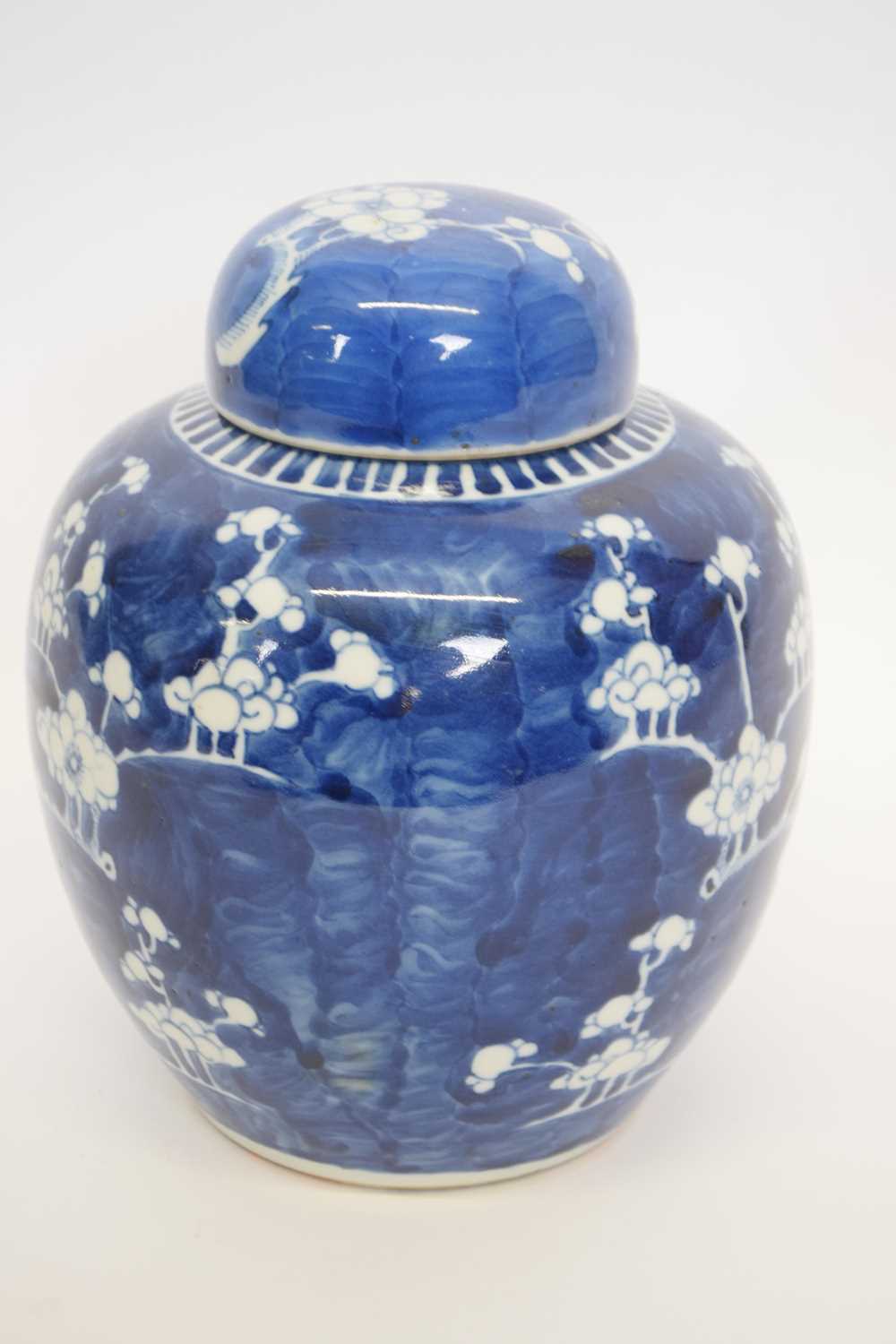 Chinese porcelain jar and cover with prunus decoration on a blue ground - Image 5 of 6