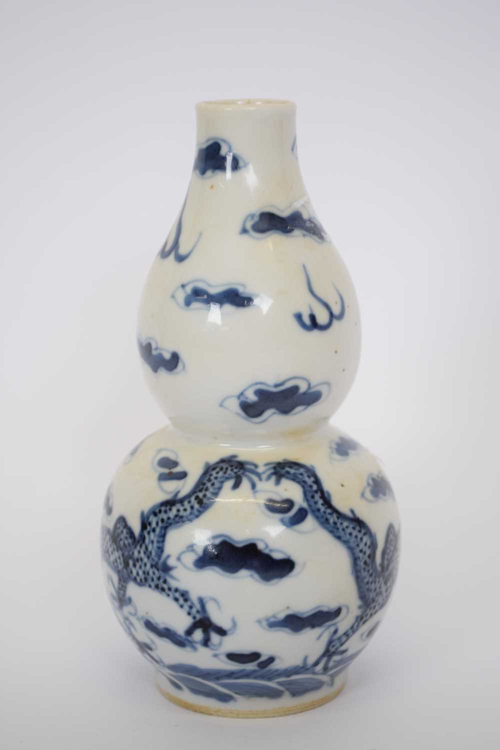 19th century Chinese porcelain vase of gourd shape decorated with a dragon chasing the flaming - Image 5 of 5