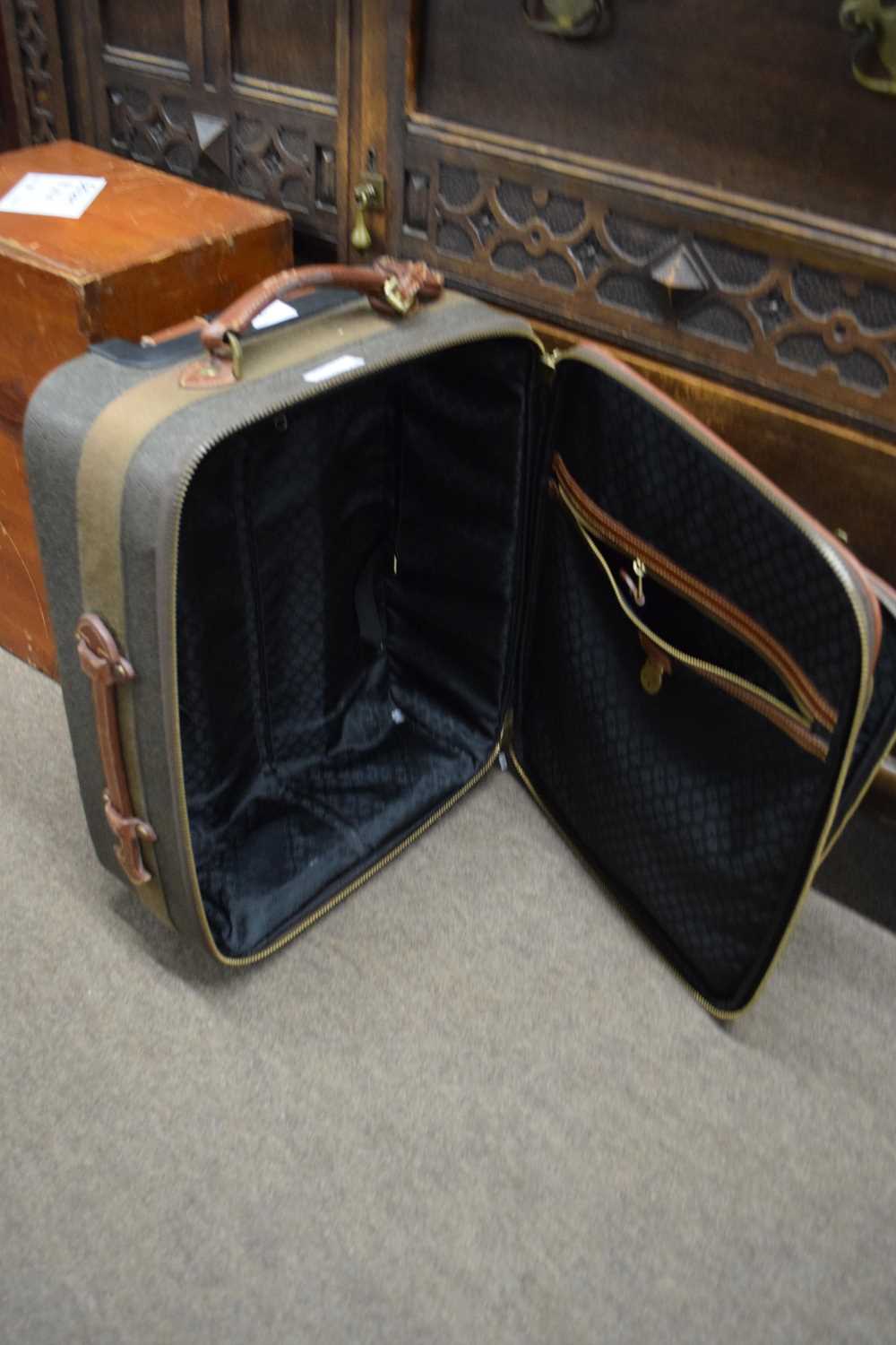 Small Mulberry wheeled suitcase, 51cm high - Image 2 of 2