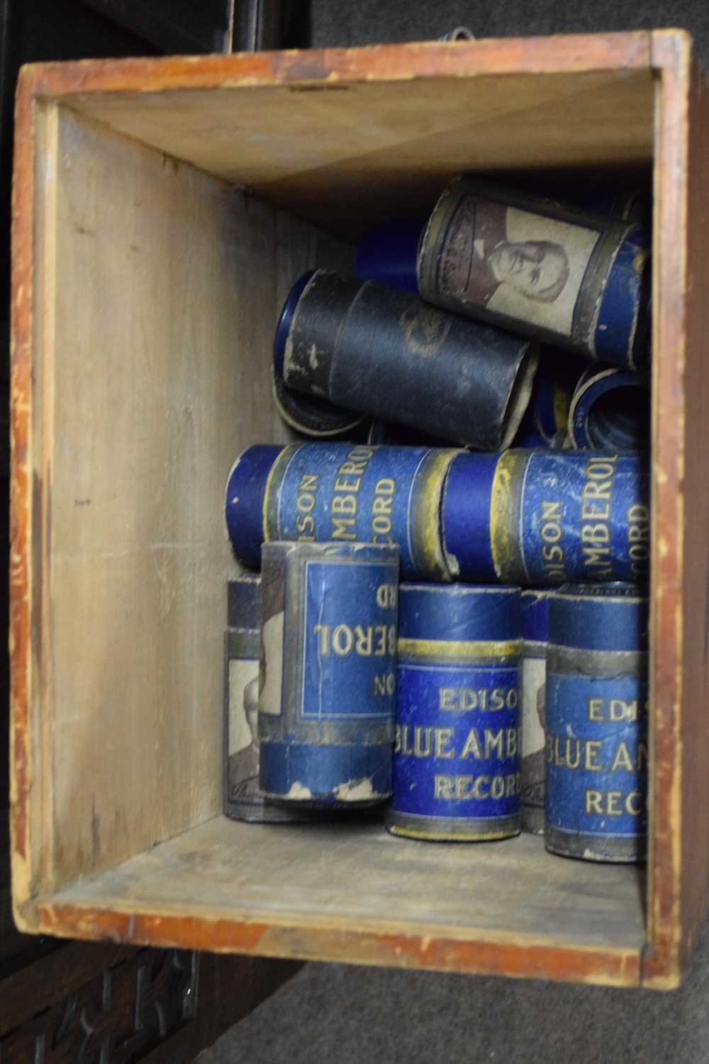 Edison Amberola wooden cased table top phonograph together with a quantity of phonograph reels - Image 3 of 4