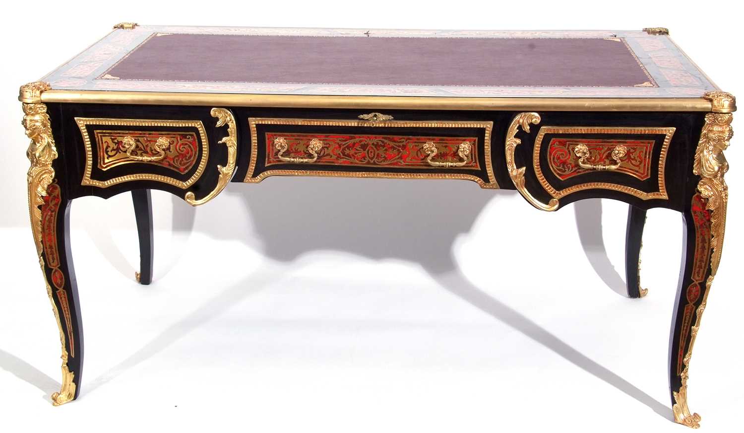 Reproduction boule style desk with inset writing surface over three drawers with ornate brass - Image 2 of 9