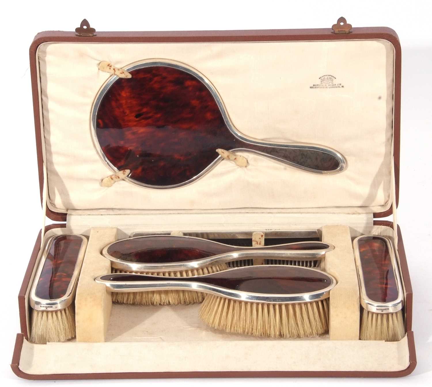 George V silver and tortoiseshell backed dressing table set of plain design comprising hand - Image 6 of 8