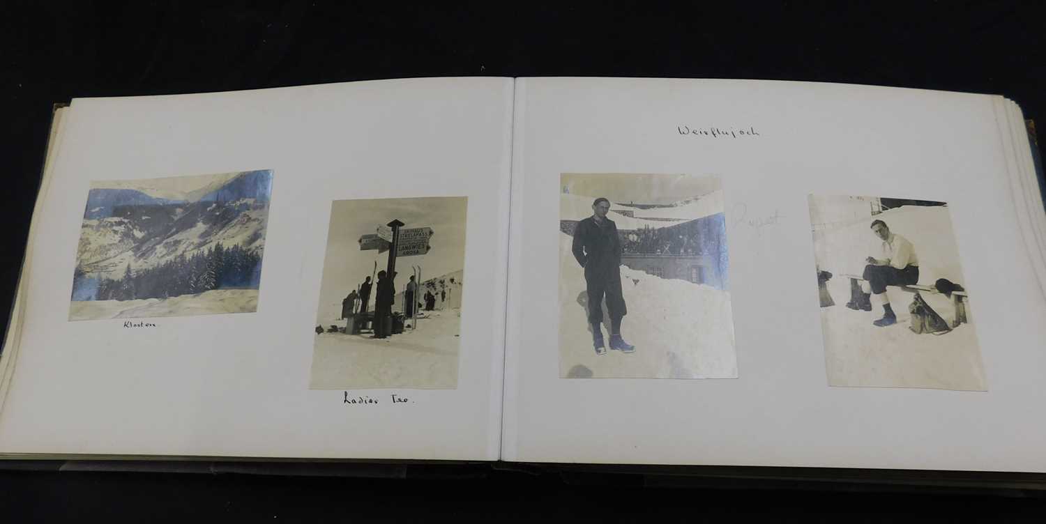 Two photo albums with 400 assorted photos, 1930s, re: Guinevere Jeanne Sinclair (1885-1978), various - Image 6 of 6