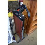 CORBY TROUSER PRESS