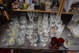 MIXED LOT VARIOUS MODERN HOUSEHOLD DRINKING GLASSES