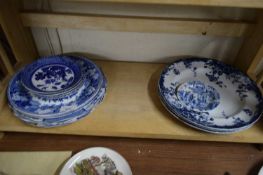 MIXED LOT VARIOUS DECORATED BLUE AND WHITE PLATES