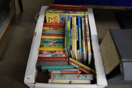 BOX OF VARIOUS VINTAGE CHILDREN'S BOOKS TO INCLUDE ENID BLYTON PLUS ANNUALS