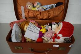 SUITCASE CONTAINING 1980S VINTAGE ICE CREAM DOLLS, KUMFY DOLL, SNOOPY AND WOODSTOCK