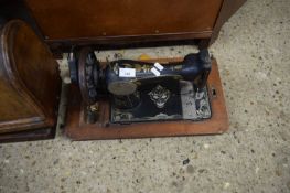 VINTAGE IRON SEWING MACHINE (LACKING OUTER COVER)