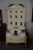 LARGE 20TH CENTURY STATELY HOME DOLLS HOUSE WITH RANGE OF INTERIOR FURNISHINGS, FIGURES AND