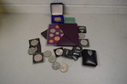 MIXED LOT COMMEMORATIVE COINS TO INCLUDE CHARLES AND DIANA WEDDING, QUEEN MOTHER SILVER CROWN,