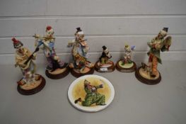 COLLECTION OF SIX MODERN MODEL CLOWNS AND A FURTHER CLOWN DECORATED PLATE (7)