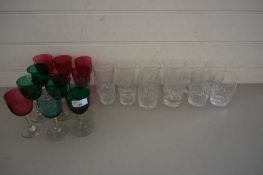 COLLECTION VARIOUS DRINKING GLASSES TO INCLUDE CRANBERRY AND TURQUOISE BOWLS, WINES