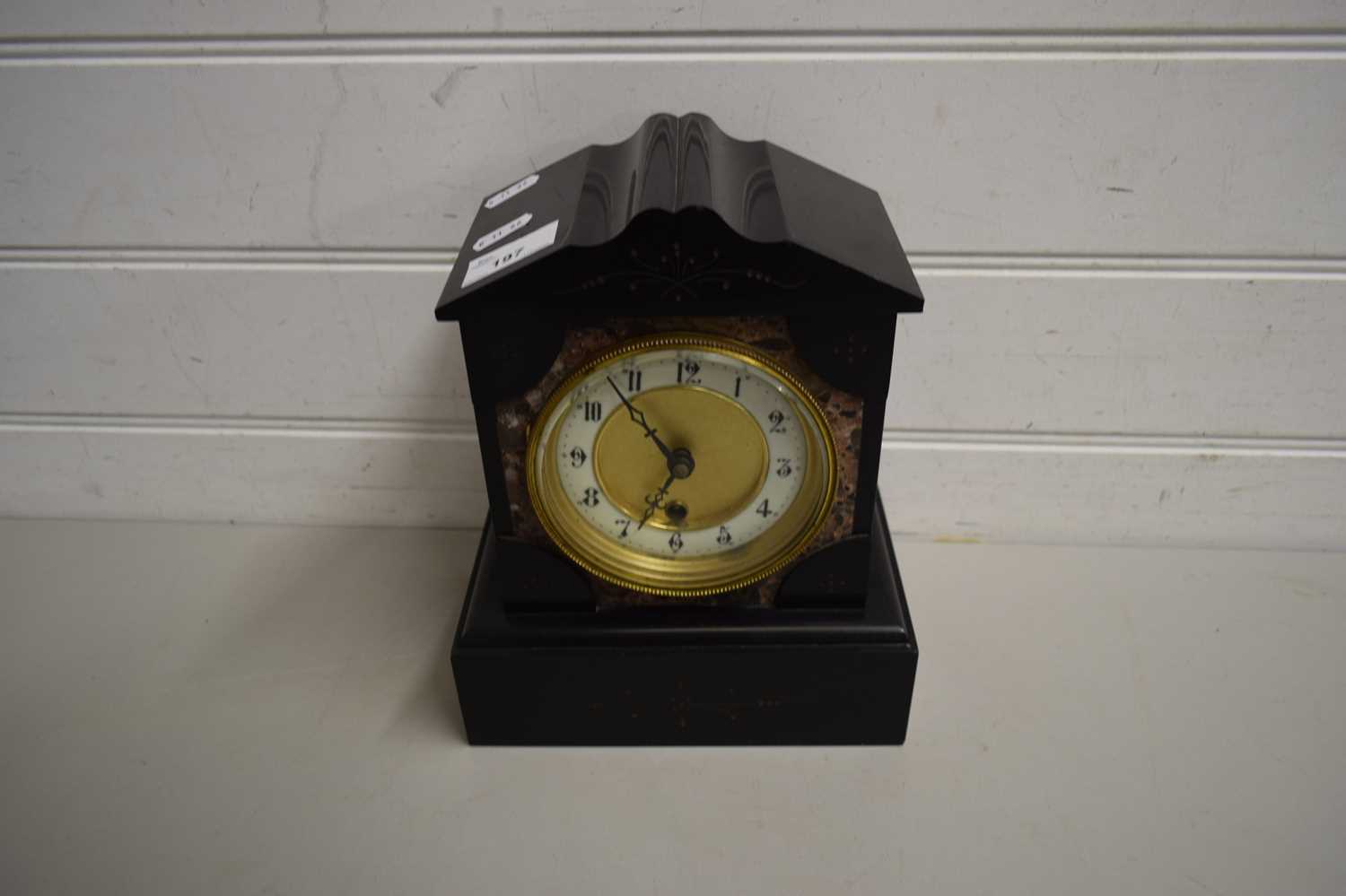 VICTORIAN BLACK SLATE MARBLE MOUNTED MANTEL CLOCK