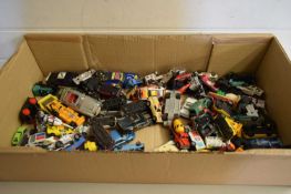 LARGE BOX OF MIXED TOY VEHICLES TO INCLUDE CORGI, MATCHBOX ETC