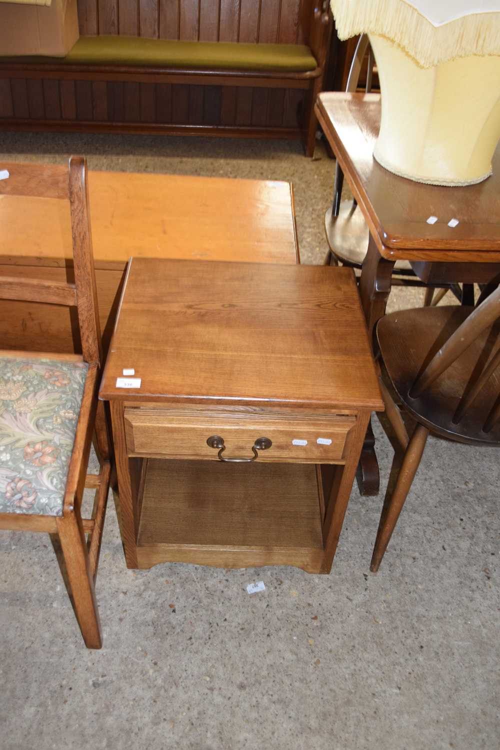 LIGHT OAK SINGLE DRAWER BEDSIDE CABINET