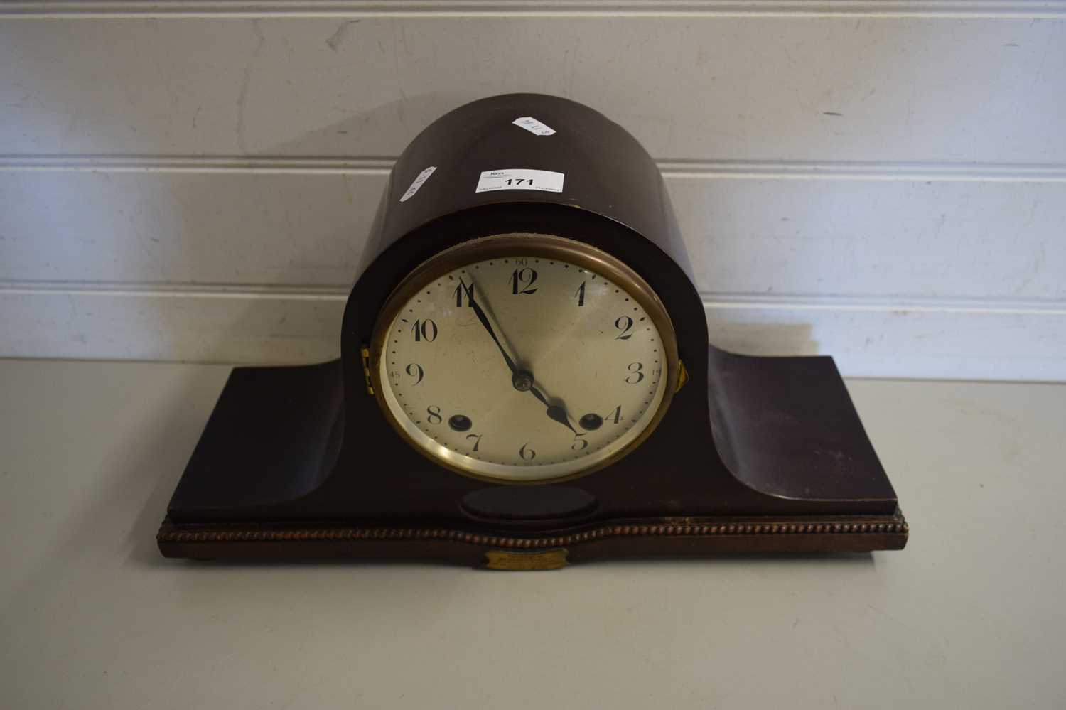 EARLY 20TH CENTURY MAHOGANY CASED NAPOLEON HAT MANTEL CLOCK