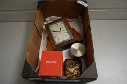 BOX OF MIXED ITEMS TO INCLUDE A SMALL MANTEL CLOCK