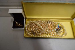 MIXED LOT : VARIOUS COSTUME JEWELLERY, PEARL NECKLACES ETC