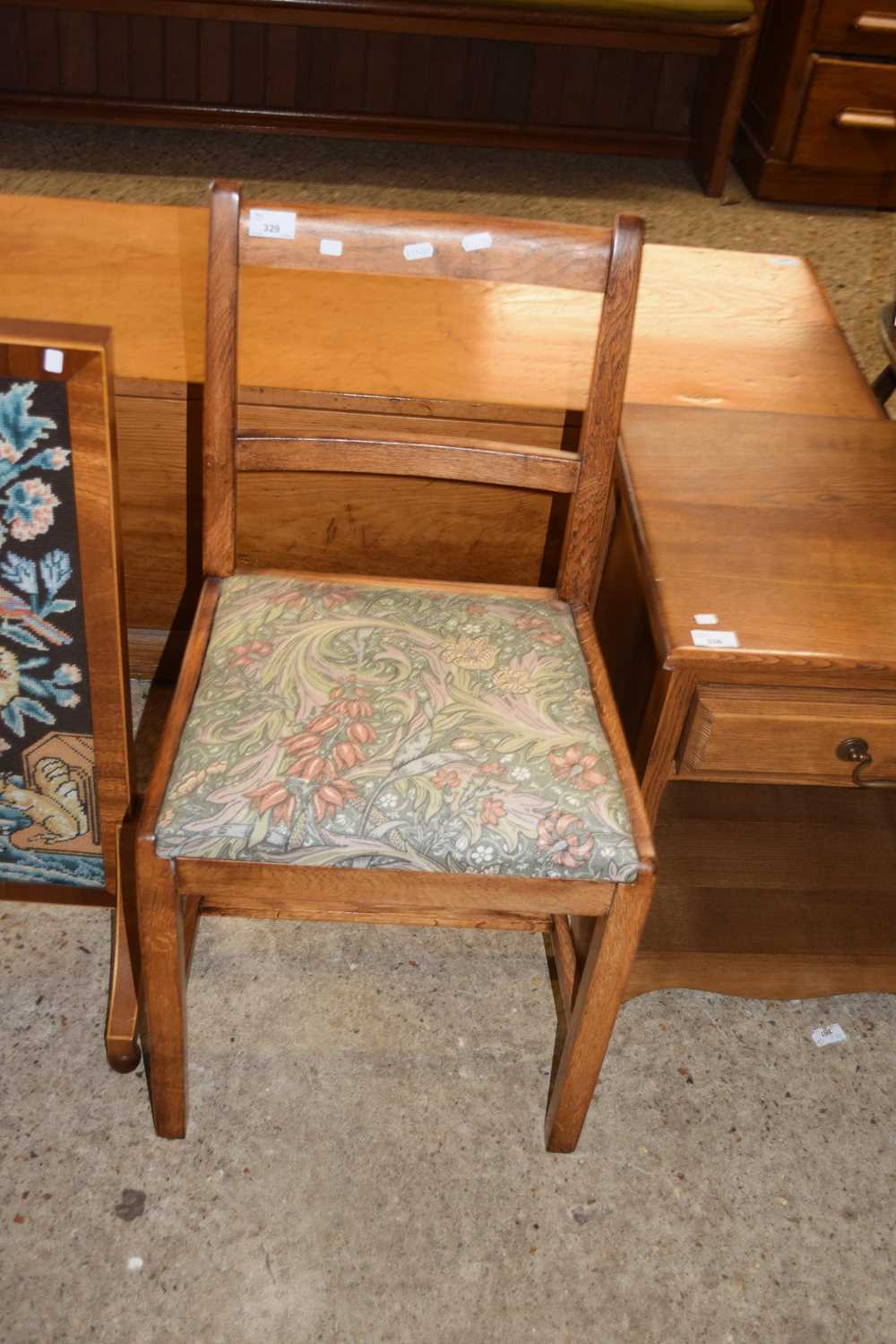 SINGLE CHAIR WITH FLORAL UPHOLSTERED PUSH OUT SEAT