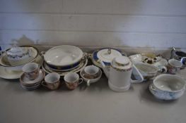 MIXED LOT VARIOUS DECORATED TEA AND TABLE WARES TO INCLUDE COVERED VEGETABLE DISHES