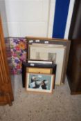 MIXED LOT OF FRAMED PICTURES