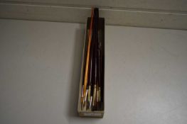 BOX OF MIXED ARTISTS PAINTBRUSHES