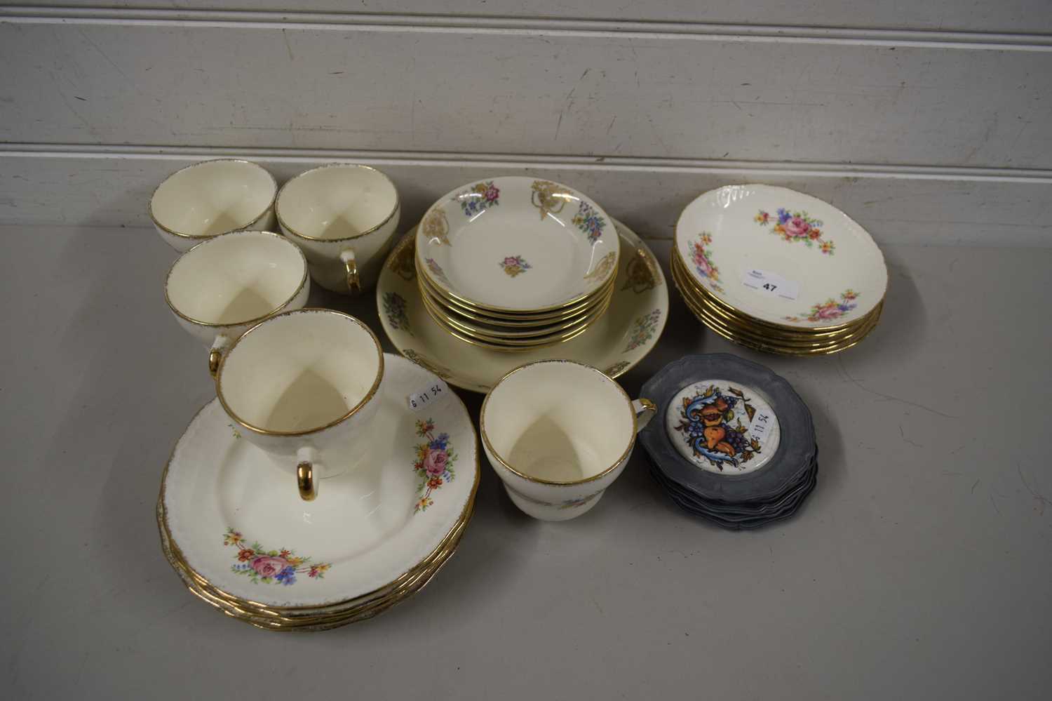 QUANTITY OF FLORAL DECORATED TEA WARES TO INCLUDE SWINNERTONS