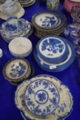 QUANTITY OF VARIOUS BLUE AND WHITE CERAMICS TO INCLUDE BOOTHS REAL OLD WILLOW PATTERN DINNER
