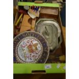 BOX CONTAINING MIXED WARES TO INCLUDE SILVER PLATED ENTREE DISH, ROLLS RAZOR, ETC