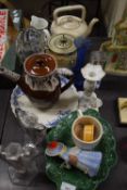 MIXED LOT : VARIOUS CERAMICS AND GLASS WARES