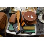 TRAY VARIOUS MIXED ITEMS TO INCLUDE LEATHER COLLAR CASE, DRESSING TABLE BRUSHES AND OTHER ITEMS