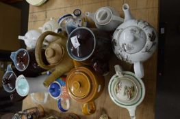 MIXED LOT : TEA POT, HOT WATER JUGS ETC