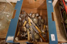 BOX OF ASSORTED CUTLERY