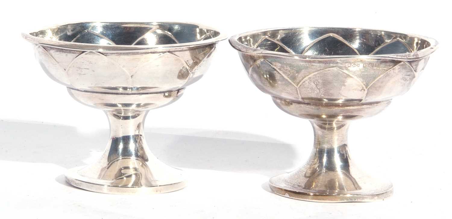 Pair of George V silver pedestal dishes, the bowls decorated with a geometric design, Birmingham - Image 2 of 3