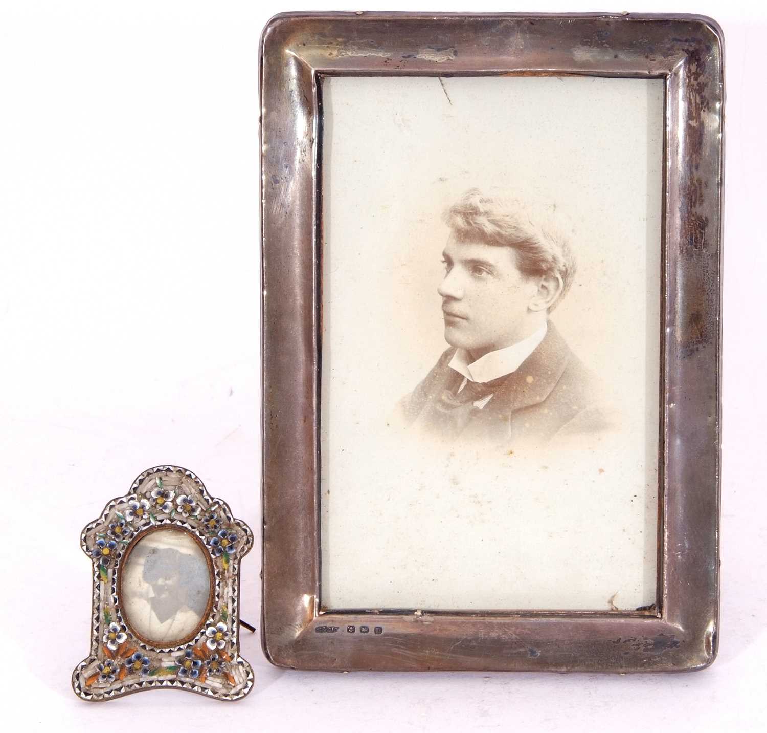 Mixed Lot: large Victorian handled button hook, London 1888, a silver photograph frame, Birmingham - Image 3 of 10