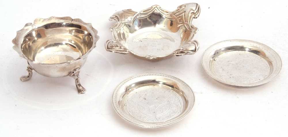Mixed Lot: Edward VII silver bowl of squat circular form with card cut wavy rim standing on three - Image 2 of 6