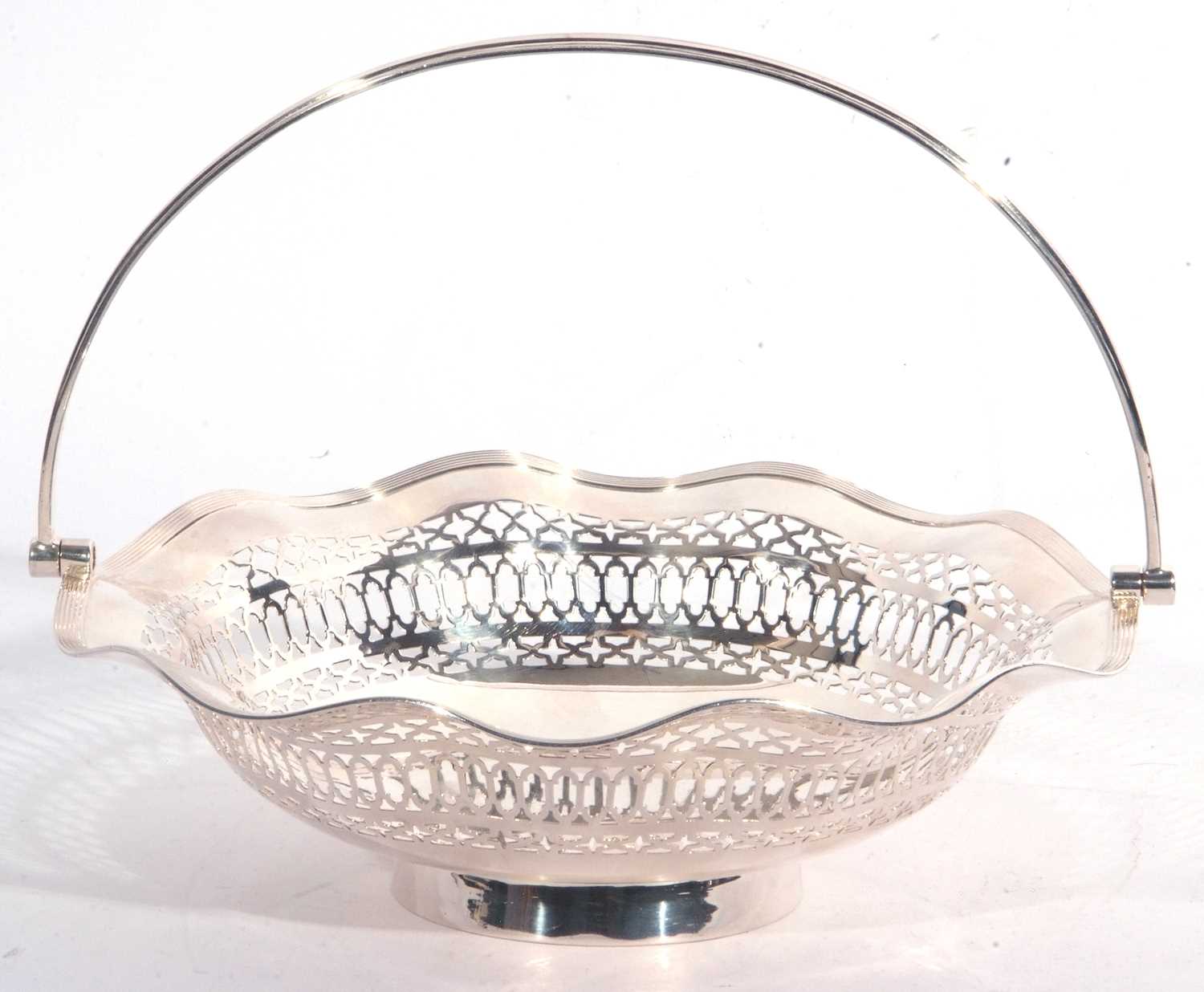 George V silver swing handled dish having a wavy reeded edge, the sides with pierced geometric - Image 4 of 5