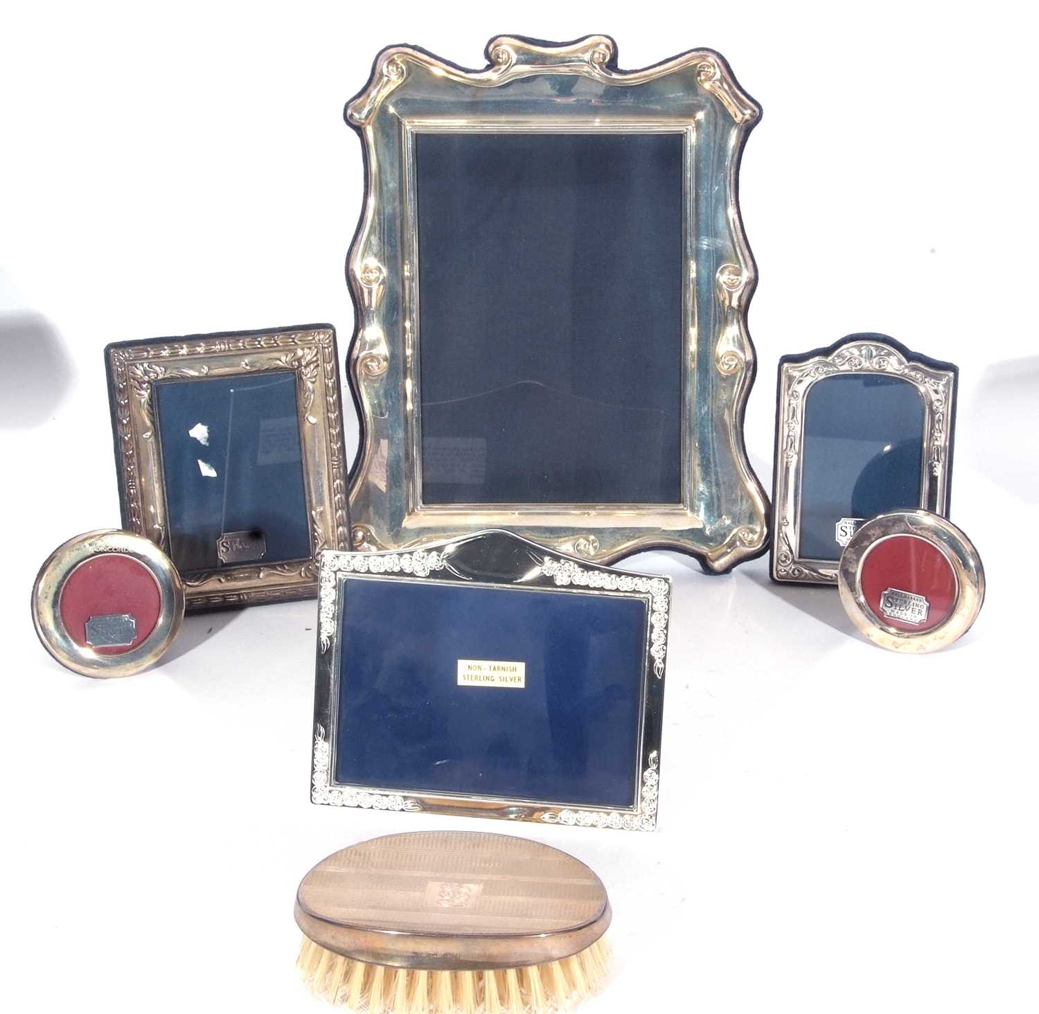 Mixed Lot: boxed silver photograph frame, London 1991, easel backed, 24 x 19cm; a boxed silver - Image 2 of 3