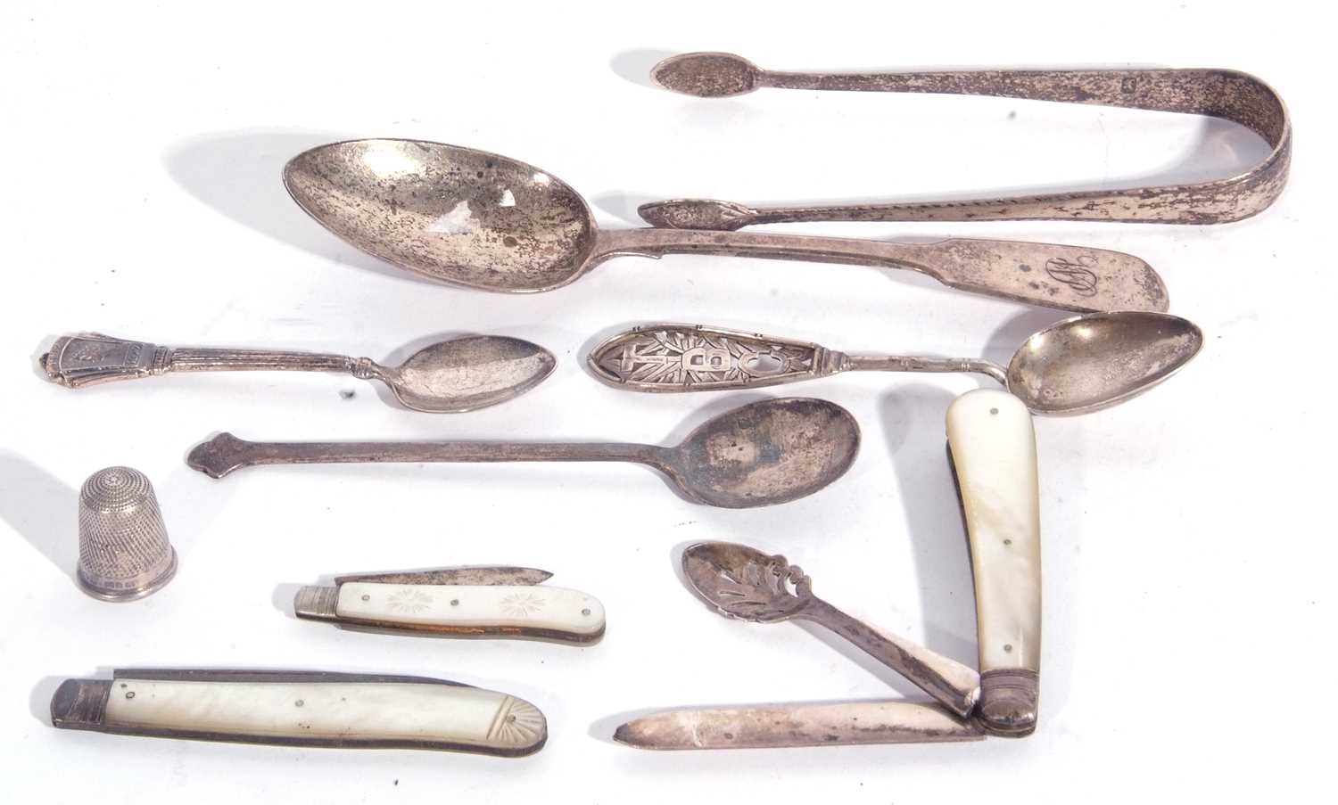 Mixed Lot: Victorian silver Fiddle pattern dessert spoon, London 1845, a mother of pearl and - Image 2 of 2